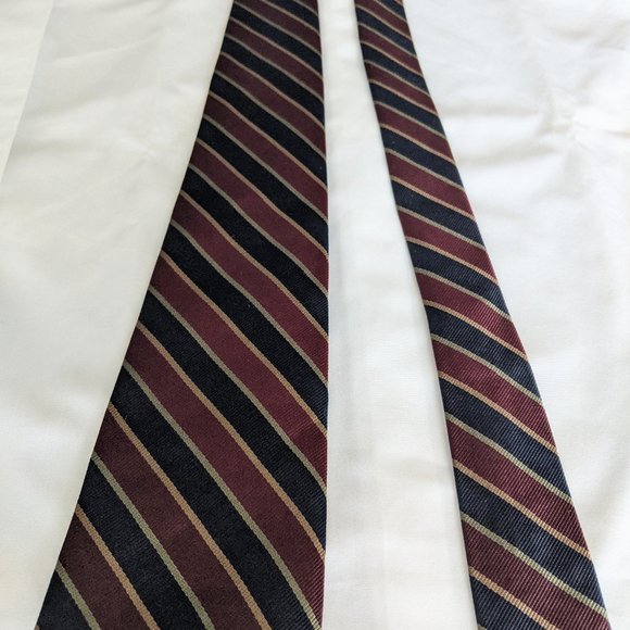 Farrell Reed for Davidsons of W. Virginia Silk Tie - Picture 7 of 12